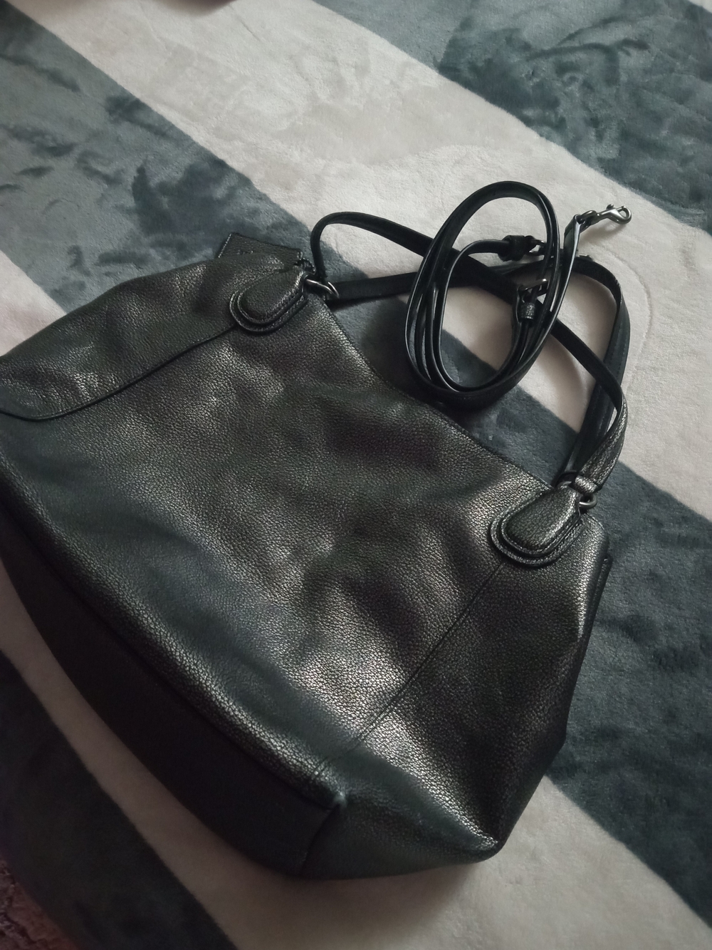 Coach Metallic Gunmetal Pebbled Leather Shoulder Bag Good Condition Medium Size - Picture 10 of 10